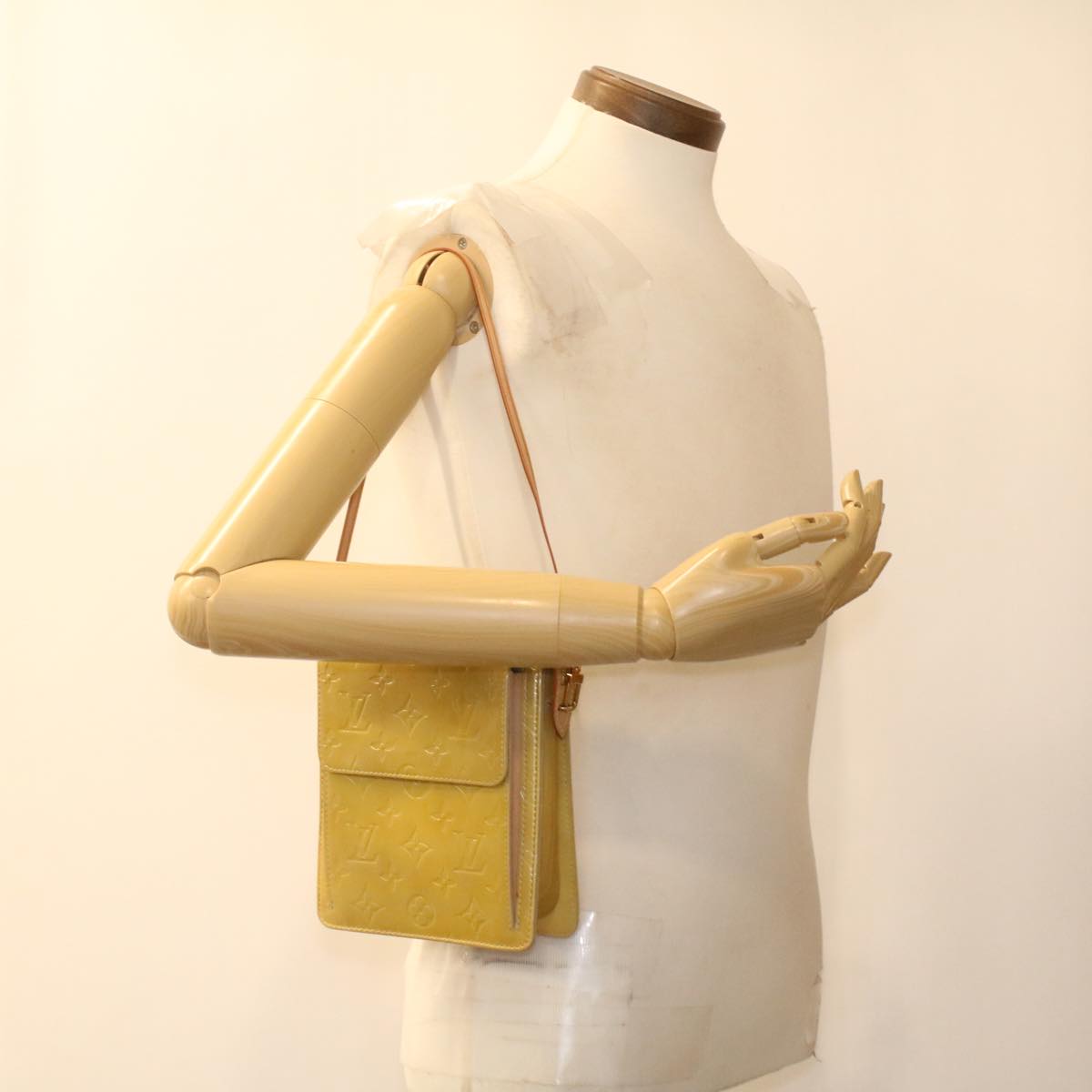 LOUIS VUITTON Monogram Vernis Motto Accessory Pouch Beige M91136 LV 37473