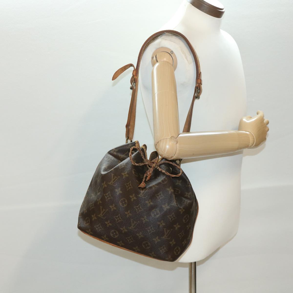 LOUIS VUITTON Monogram Petit Noe Shoulder Bag M42226 LV 37581
