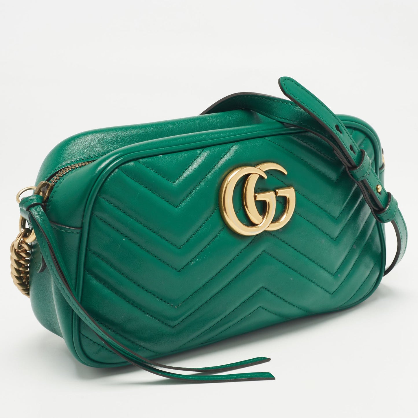 Luxury Gucci Trending 2025 Green Matelass&eacute; Leather Small Gg Marmont Shoulder Bag..