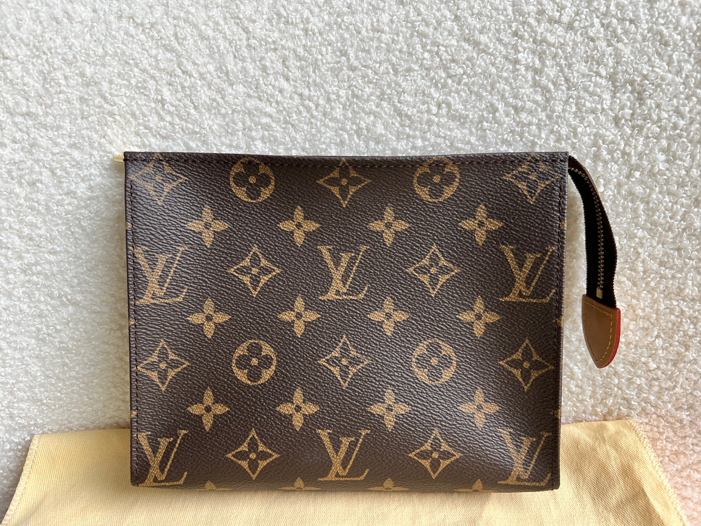 Louis Vuitton Toiletry Pouch 19 Monogram