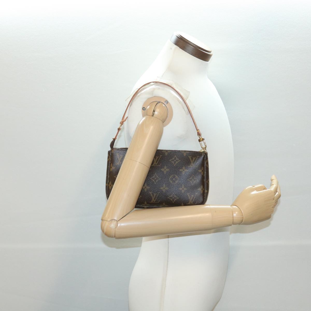 LOUIS VUITTON Monogram Pochette Accessoires Pouch M51980 LV 38335