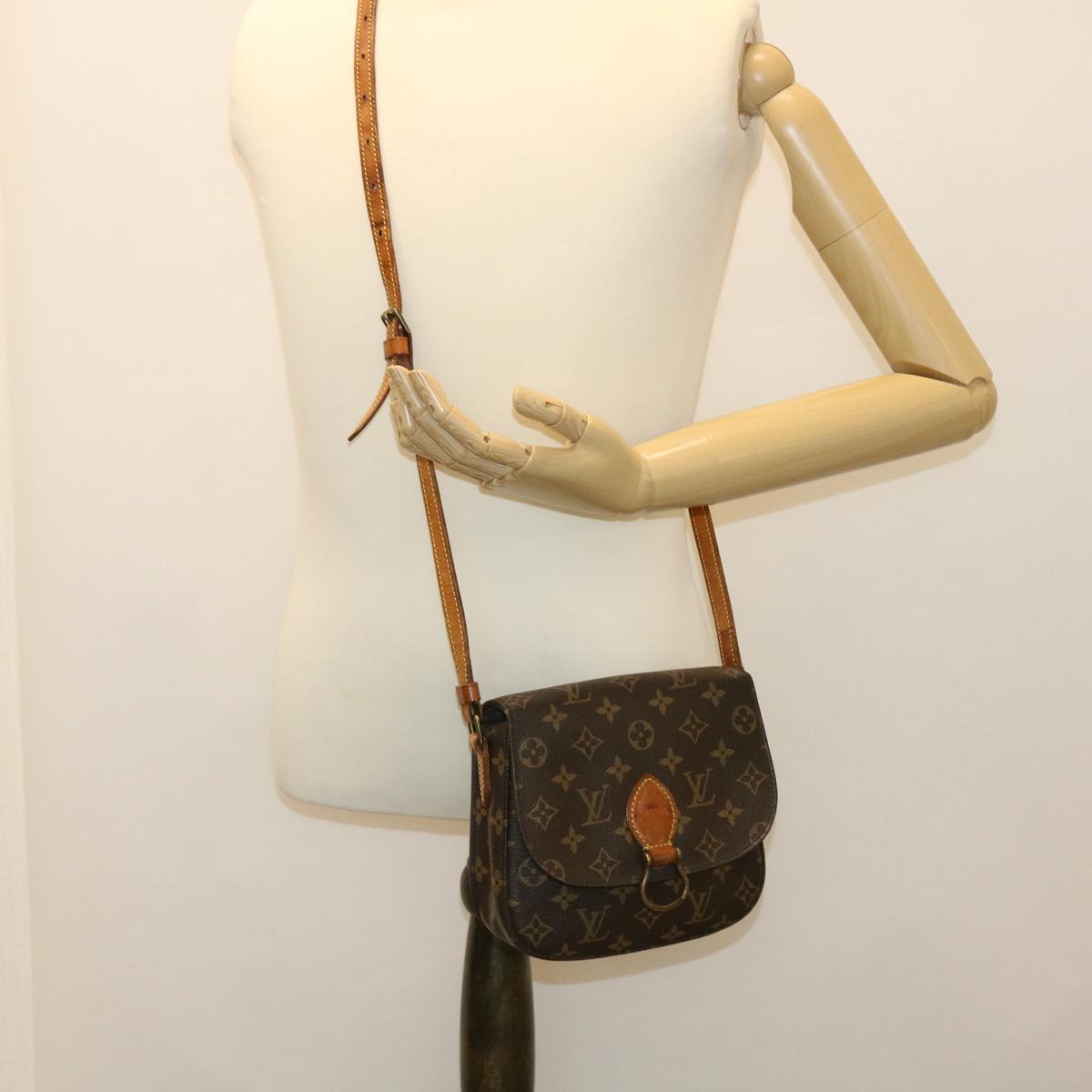 LOUIS VUITTON Monogram Saint Cloud MM Shoulder Bag M51243 LV 38561