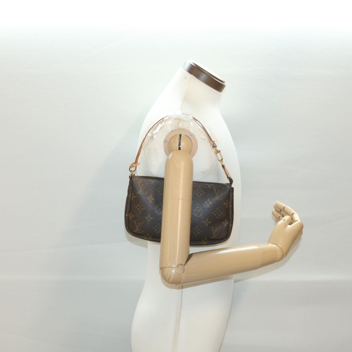 LOUIS VUITTON Monogram Pochette Accessoires Pouch M51980 LV 38651