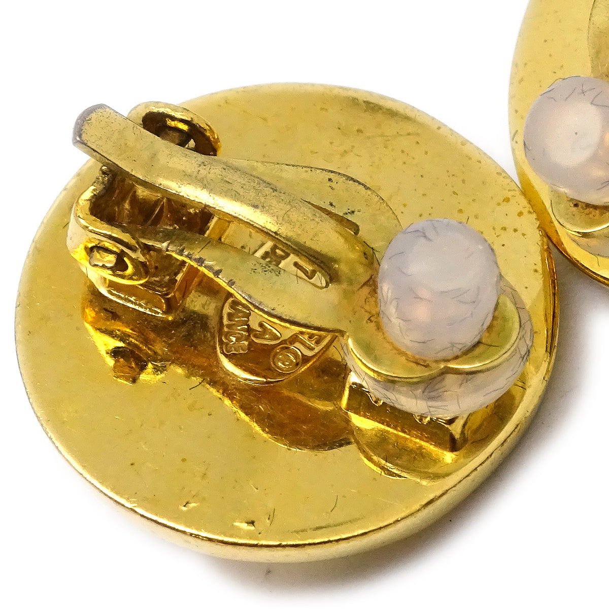 Chanel 1997 Round CC Turnlock Earrings Gold Clip-On Large