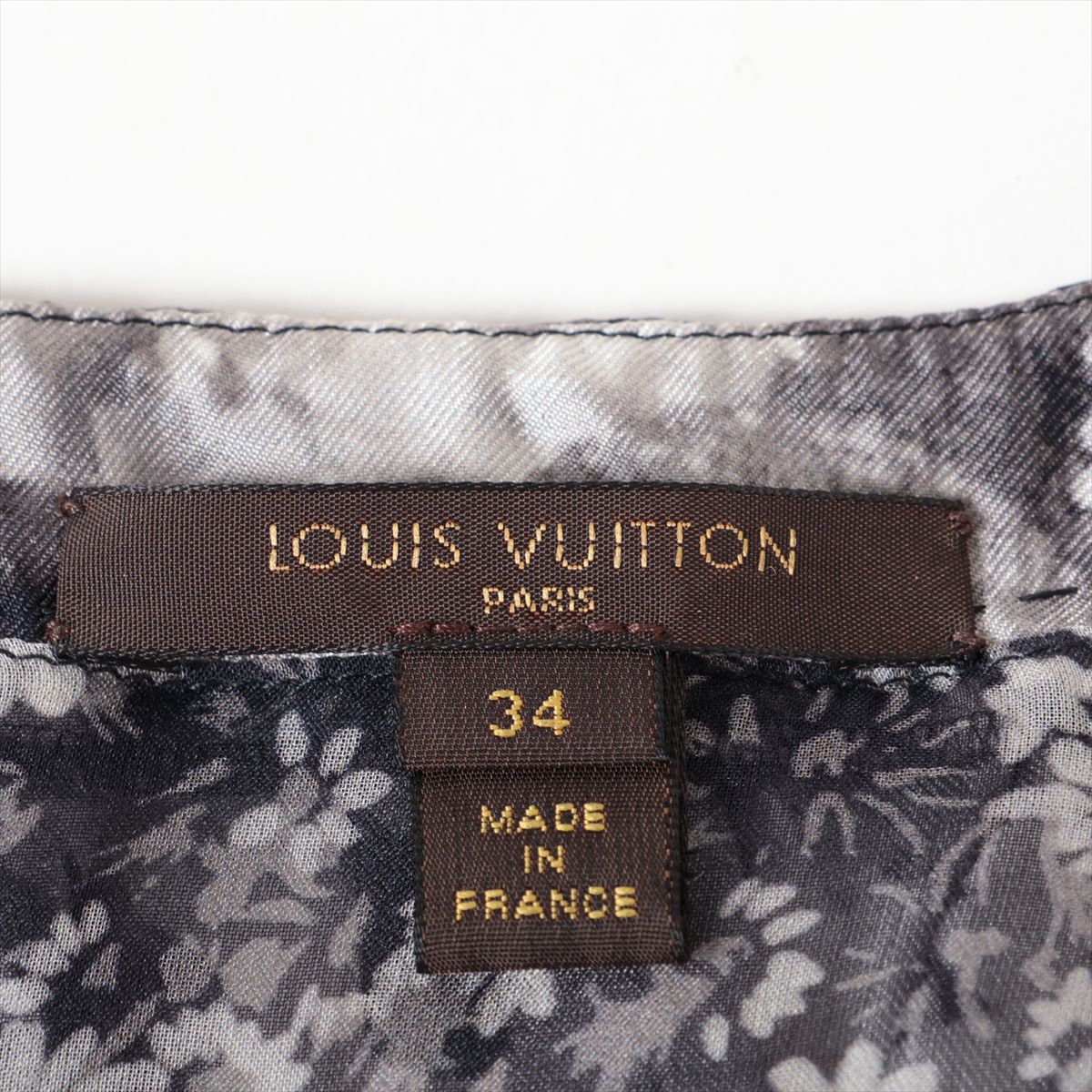 Louis Vuitton 07AW Lion x Silk One Earrings 34  Grey 072A