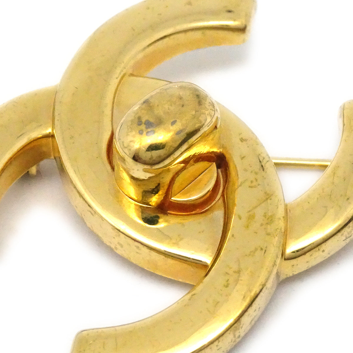 Luxury Chanel Turnlock Brooch Pin Gold 96A