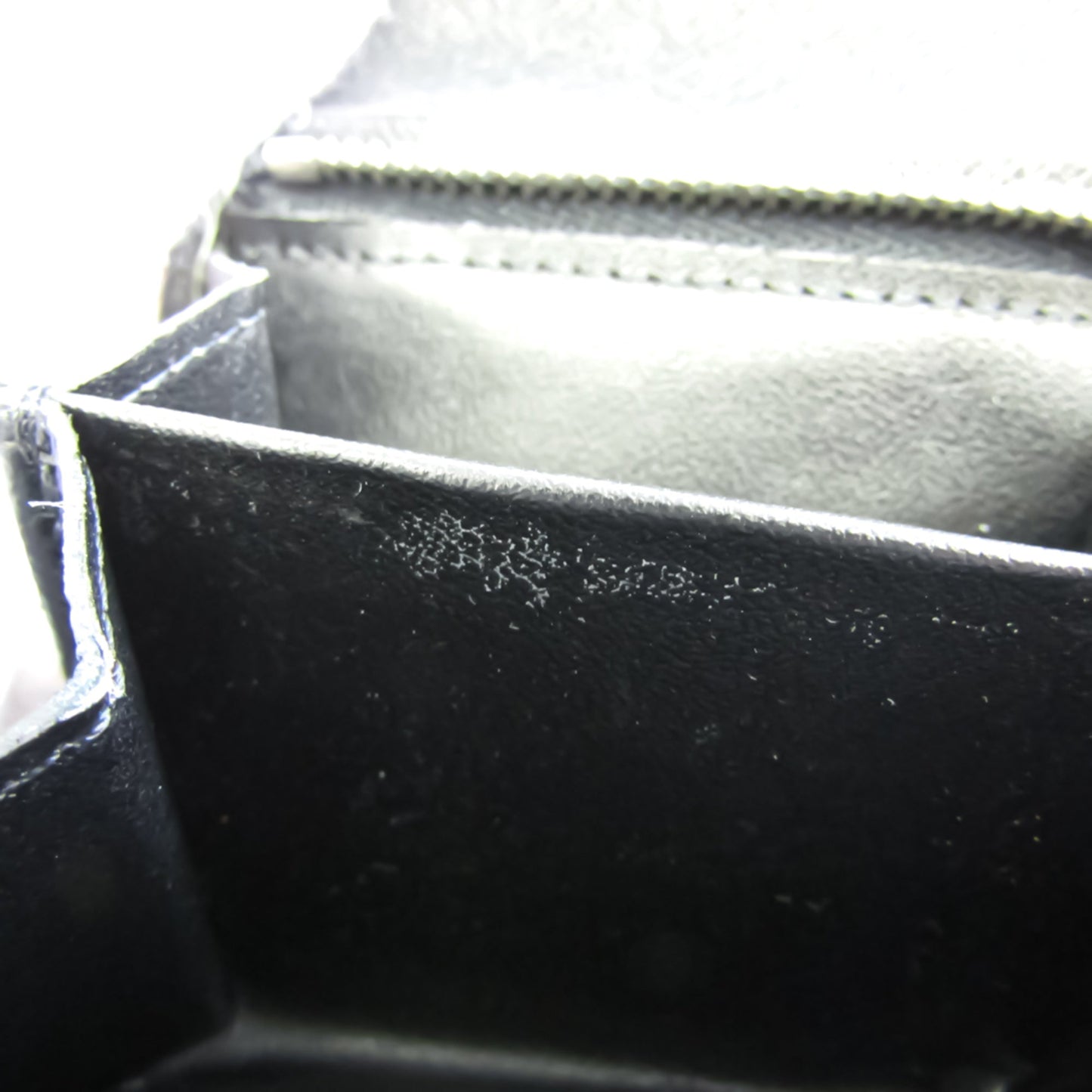 Louis Vuitton Coin Purse  Leather Wallet  ()