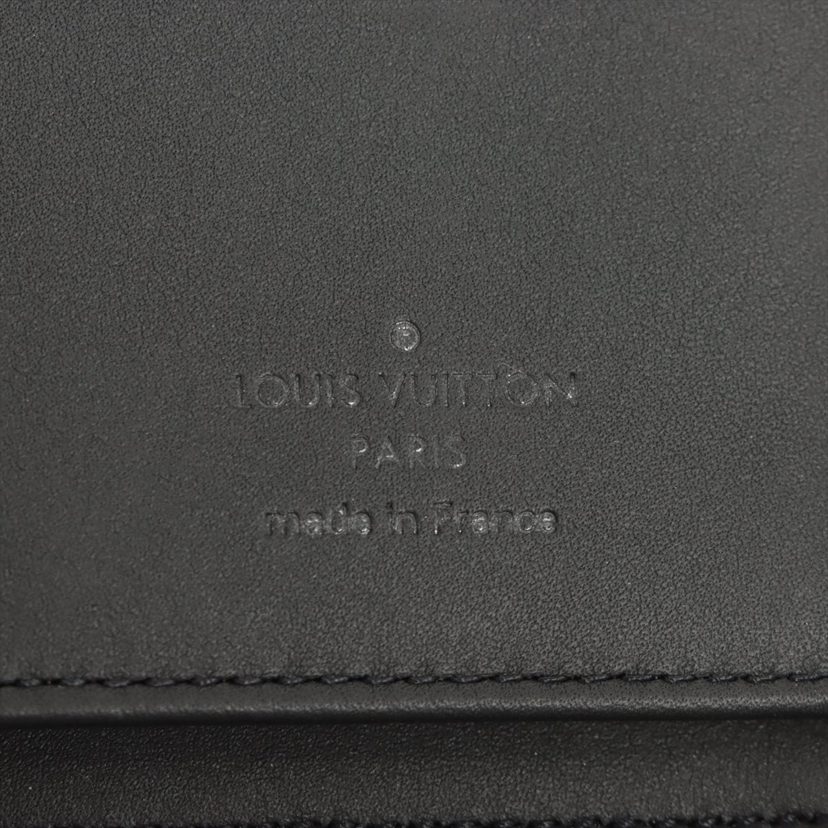 Louis Vuitton  Zippie Wallet Vertical M69047 Black Round Zip Wallet