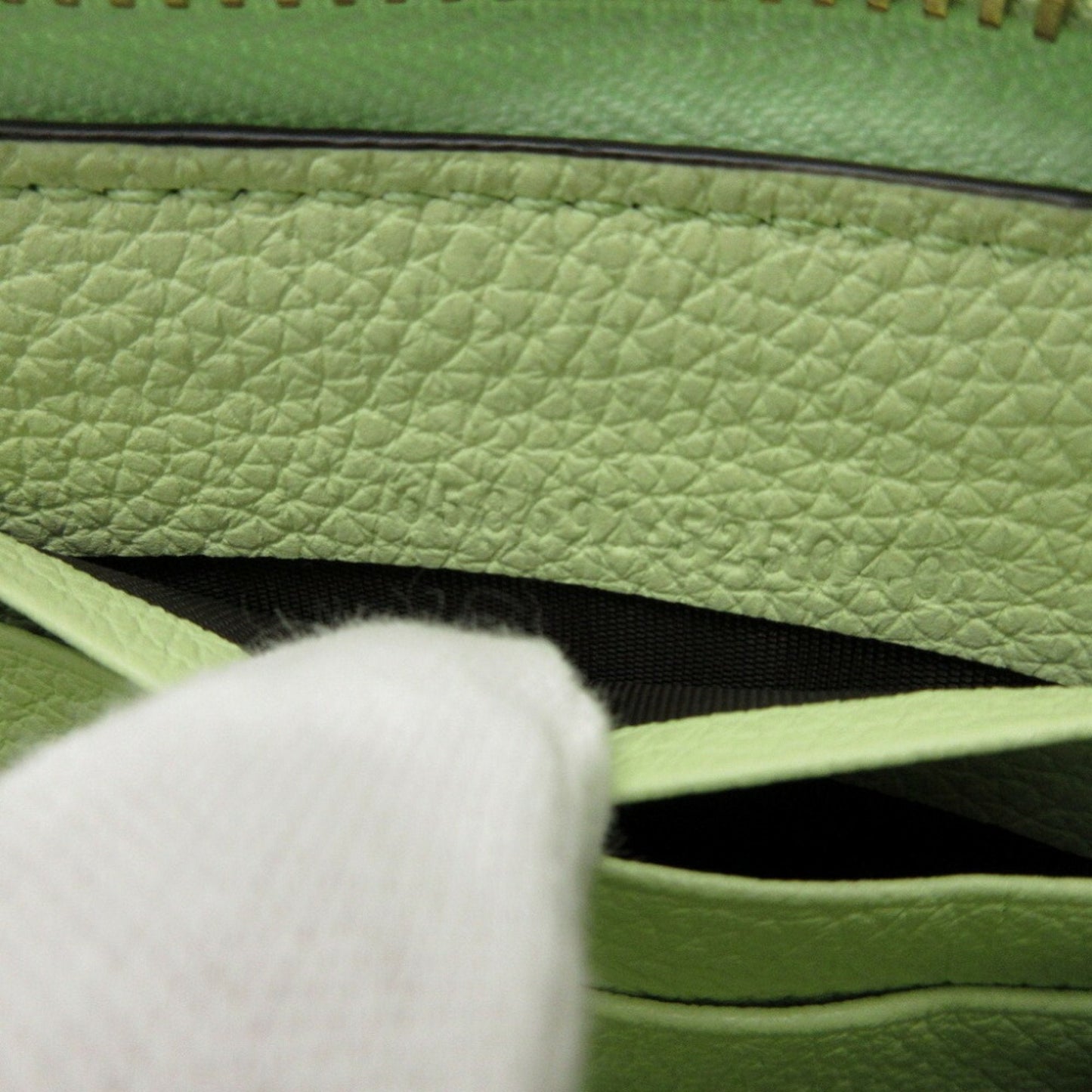 Gucci Zip Around  Leather Wallet  ()