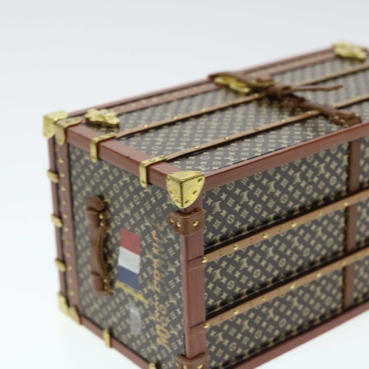 LOUIS VUITTON Miss France Paper Weight 2010 Brown M99408 LV 40979A