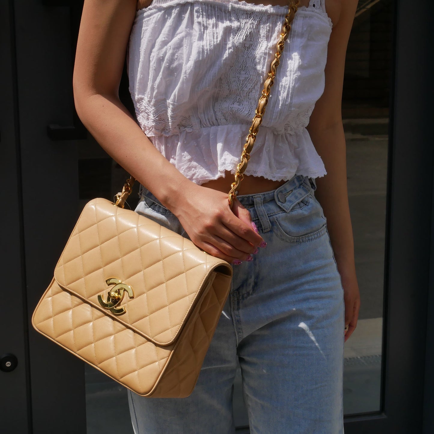 Luxury Chanel 1994-1996 Beige Lambskin Straight Flap Medium
