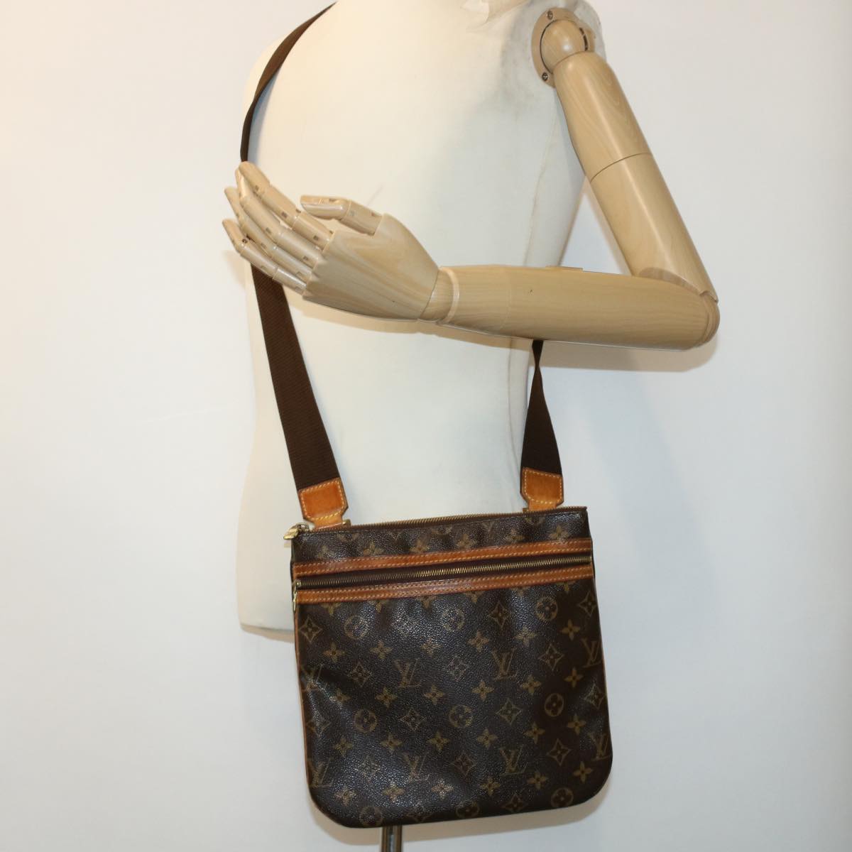 LOUIS VUITTON Monogram Pochette Bosphore Shoulder Bag M40044 LV 43892