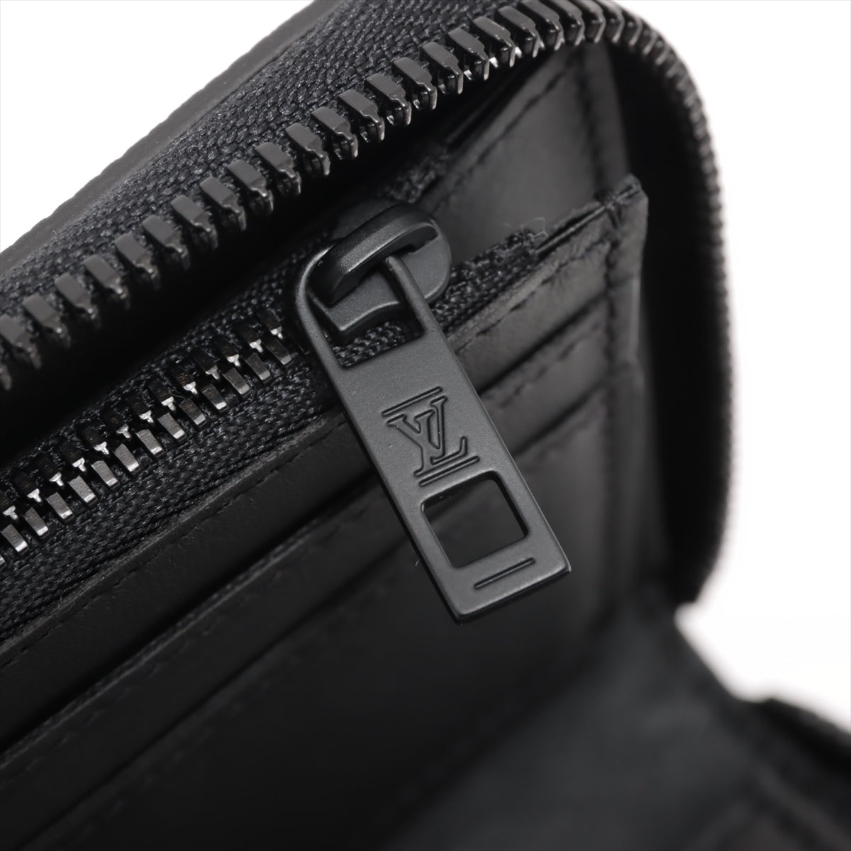 Louis Vuitton LV Aerogram Zippyr Wallet Vertical M81743 Noneir Round Zipper Wallet