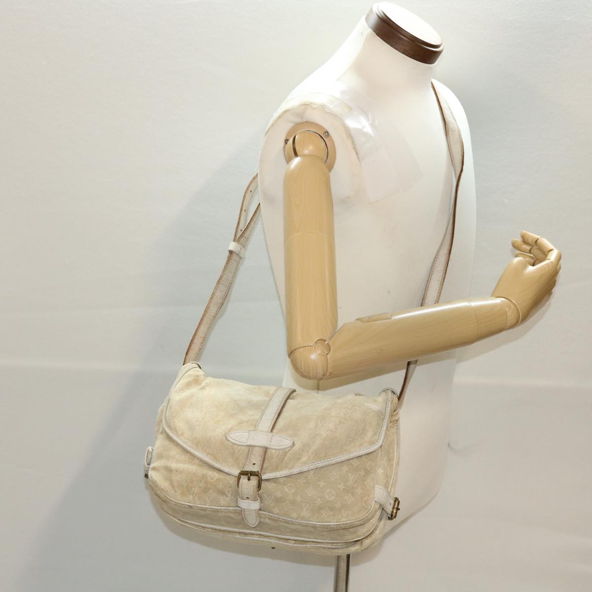 LOUIS VUITTON Monogram Mini Lin Saumur PM Shoulder Bag Ivory M95314 44195