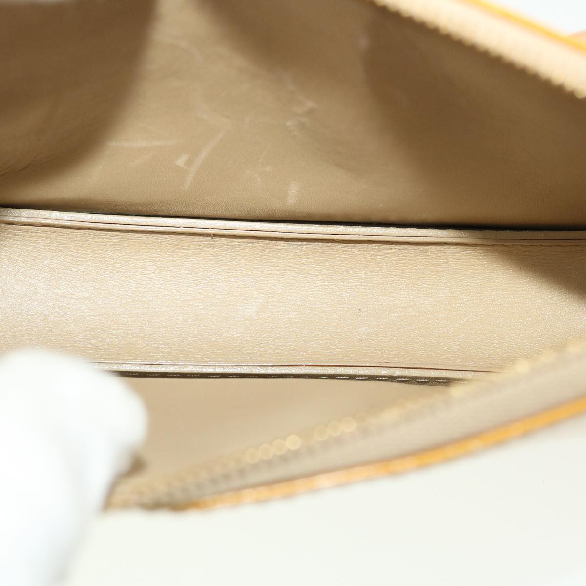 LOUIS VUITTON Monogram Vernis Lexington Accessory Pouch Beige M91010 LV 44315