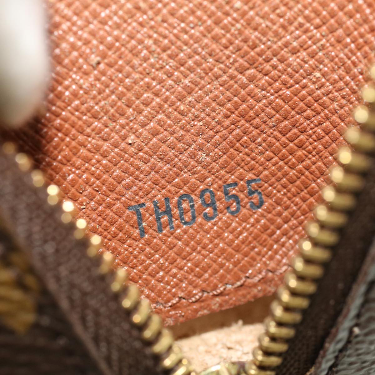 LOUIS VUITTON Monogram Trousse Demi Ronde Cosmetic Pouch M47520 LV 44329