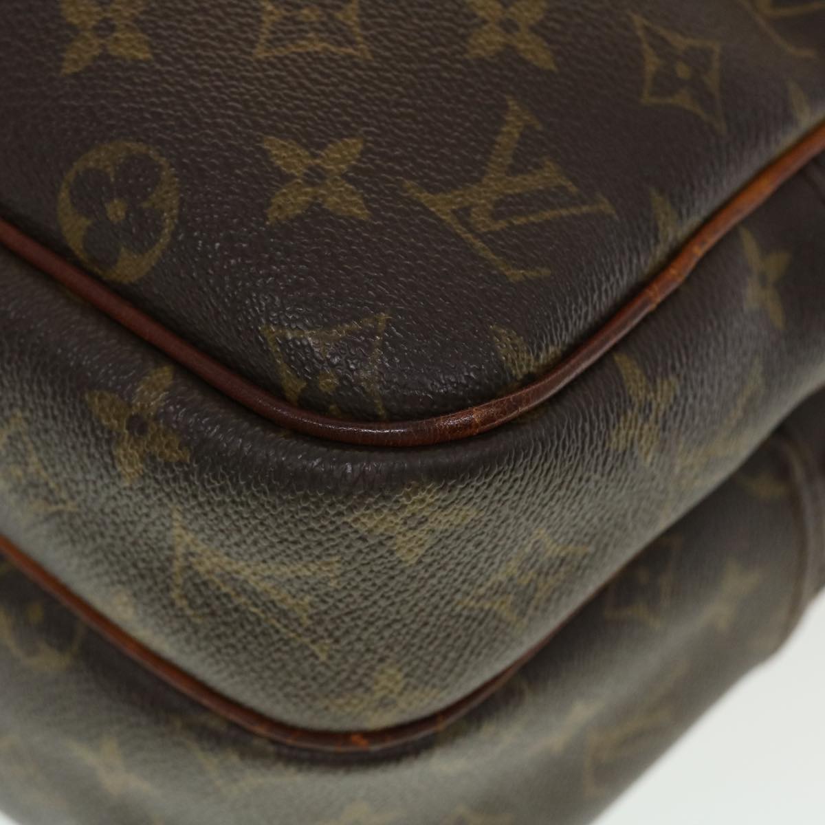 LOUIS VUITTON Monogram Reporter GM Shoulder Bag M45252 LV 44357