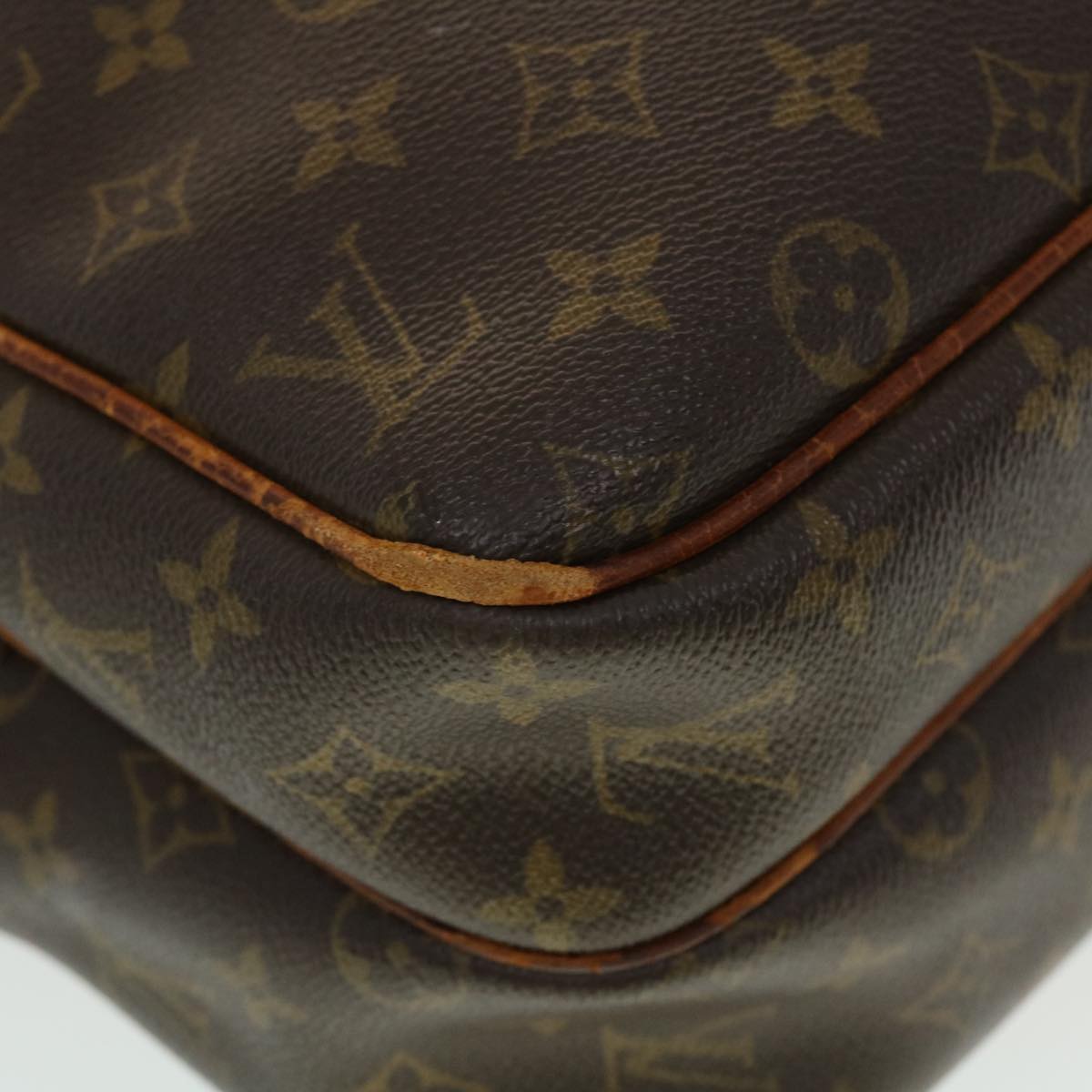 LOUIS VUITTON Monogram Reporter GM Shoulder Bag M45252 LV 44357