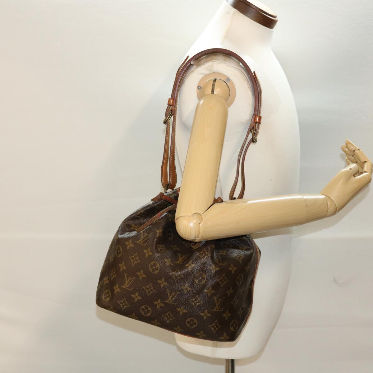 LOUIS VUITTON Monogram Petit Noe Shoulder Bag M42226 LV 44445