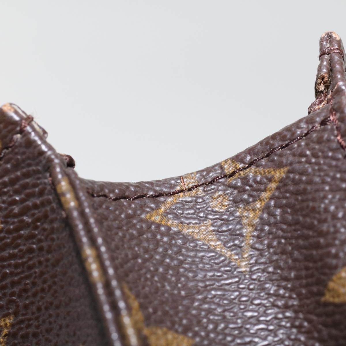 LOUIS VUITTON Monogram Poche Toilette 15 Pouch M47546 LV 44533