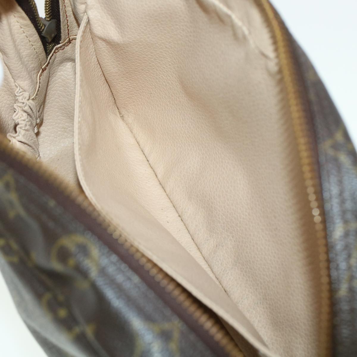 LOUIS VUITTON Monogram Trousse Toilette 28 Clutch Bag M47522 LV 44637