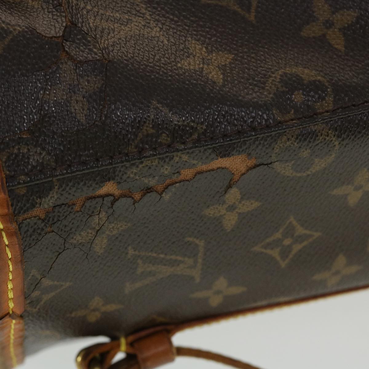 LOUIS VUITTON Monogram Bucket GM Shoulder Bag M42236 LV 44648