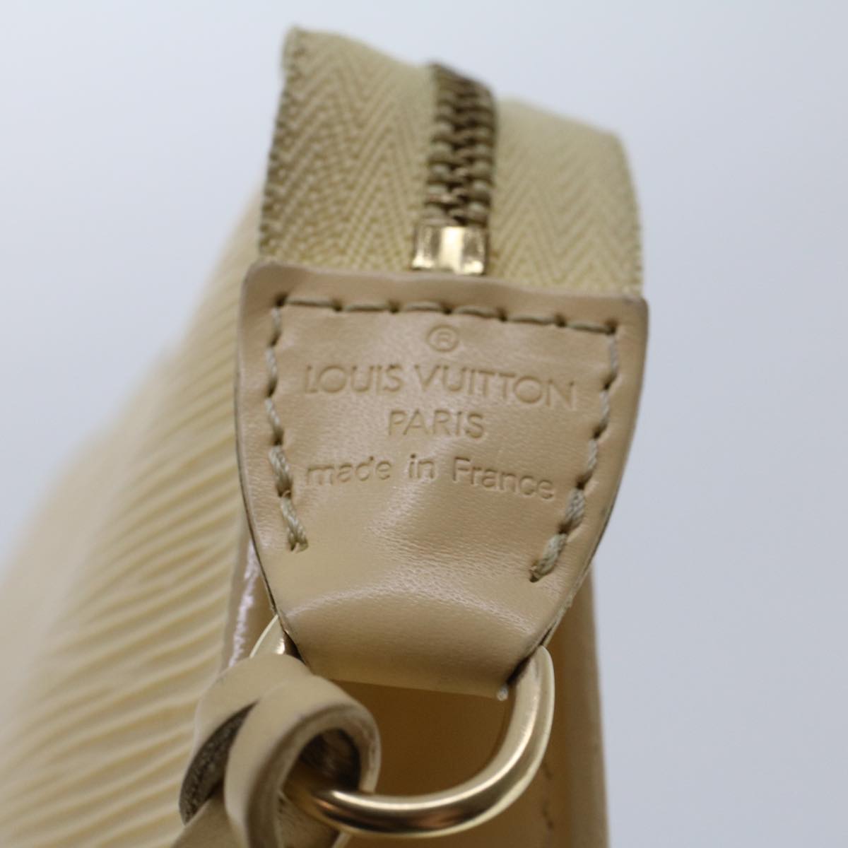LOUIS VUITTON Epi Pochette Accessoires Pouch Vanilla M5294A LV 44664