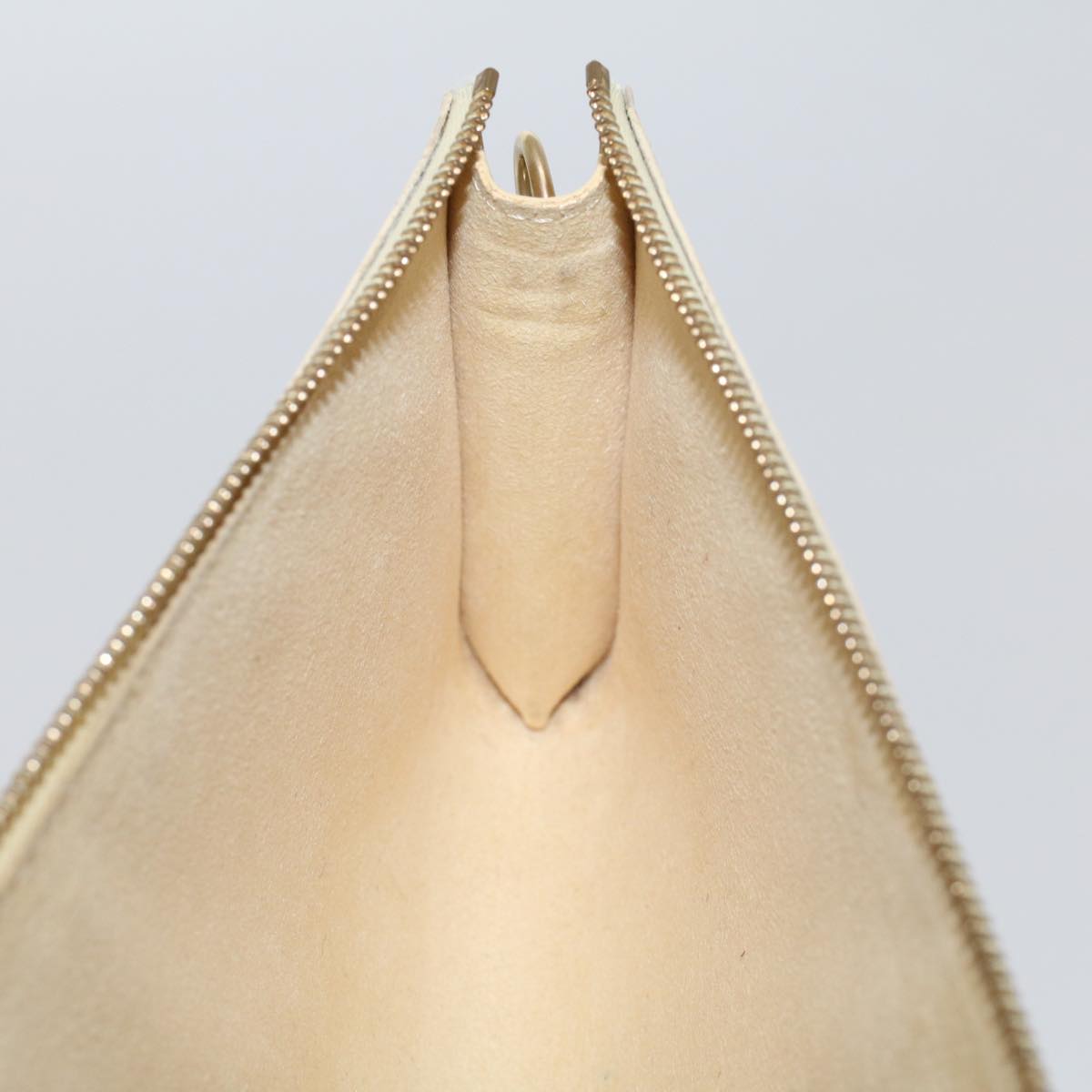 LOUIS VUITTON Epi Pochette Accessoires Pouch Vanilla M5294A LV 44664