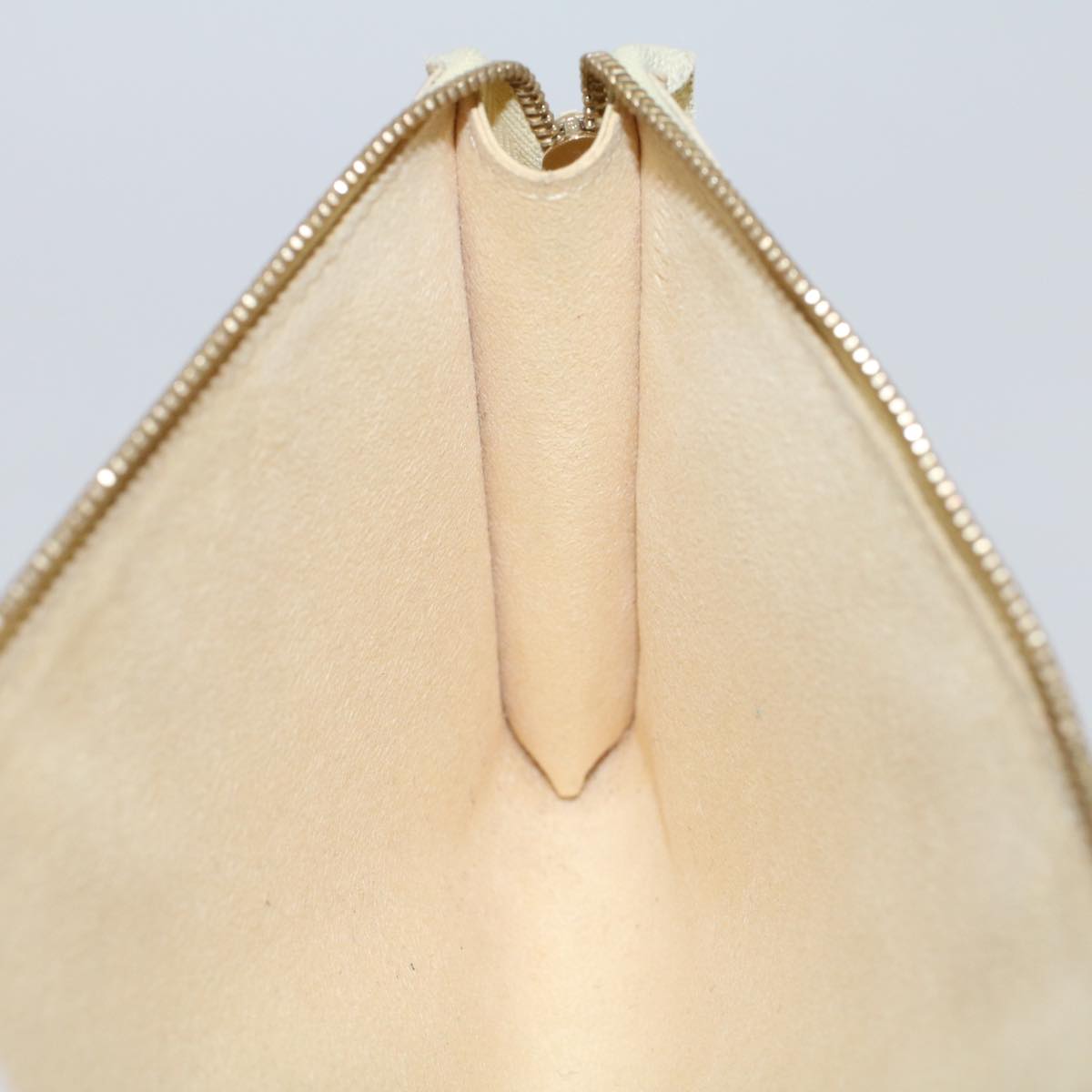 LOUIS VUITTON Epi Pochette Accessoires Pouch Vanilla M5294A LV 44664