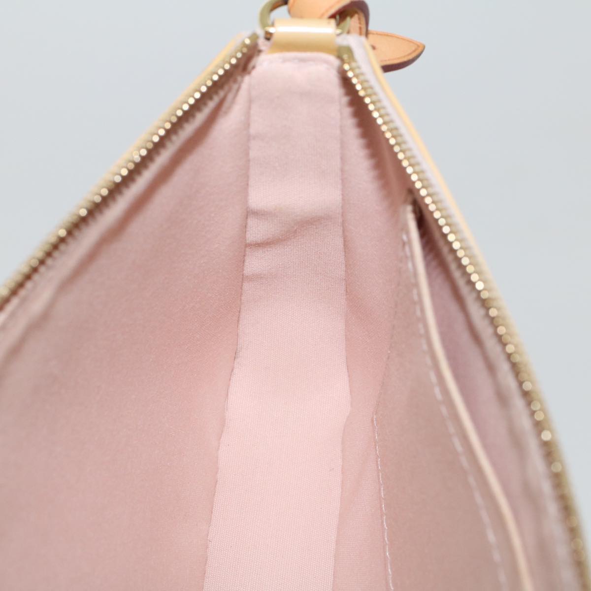 LOUIS VUITTON Vernis Pochette Accessoires Pouch Dunne M90196 LV 44674