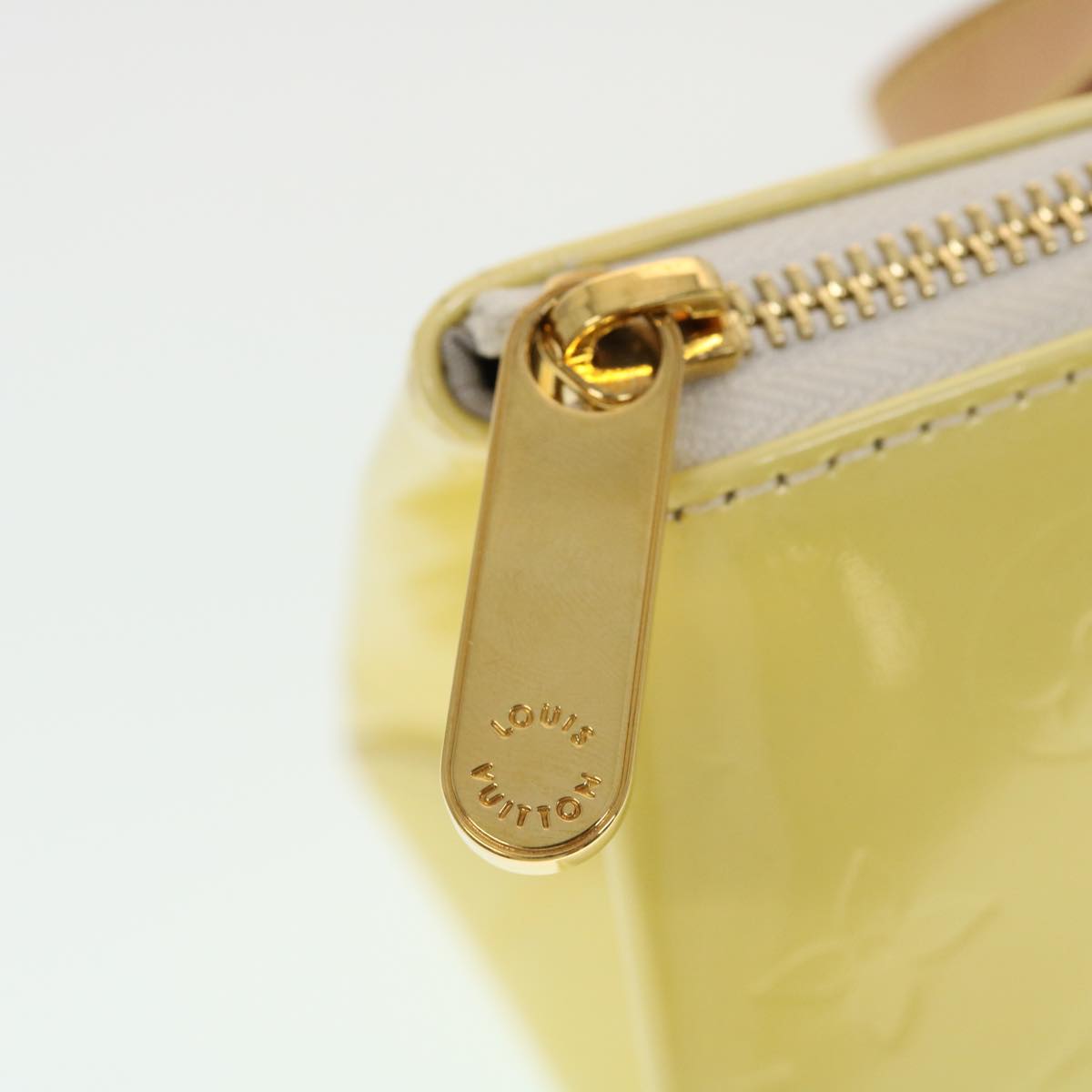 LOUIS VUITTON Vernis Rose Wood Avenue Shoulder Bag Perle M93508 LV 44747