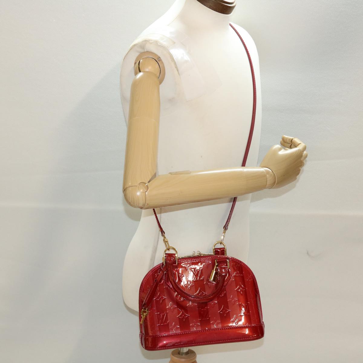 LOUIS VUITTON Vernis Rayure Alma BB Hand Bag Red M915593 LV 44749