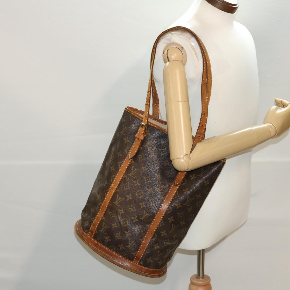LOUIS VUITTON Monogram Bucket GM Shoulder Bag M42236 LV 44866