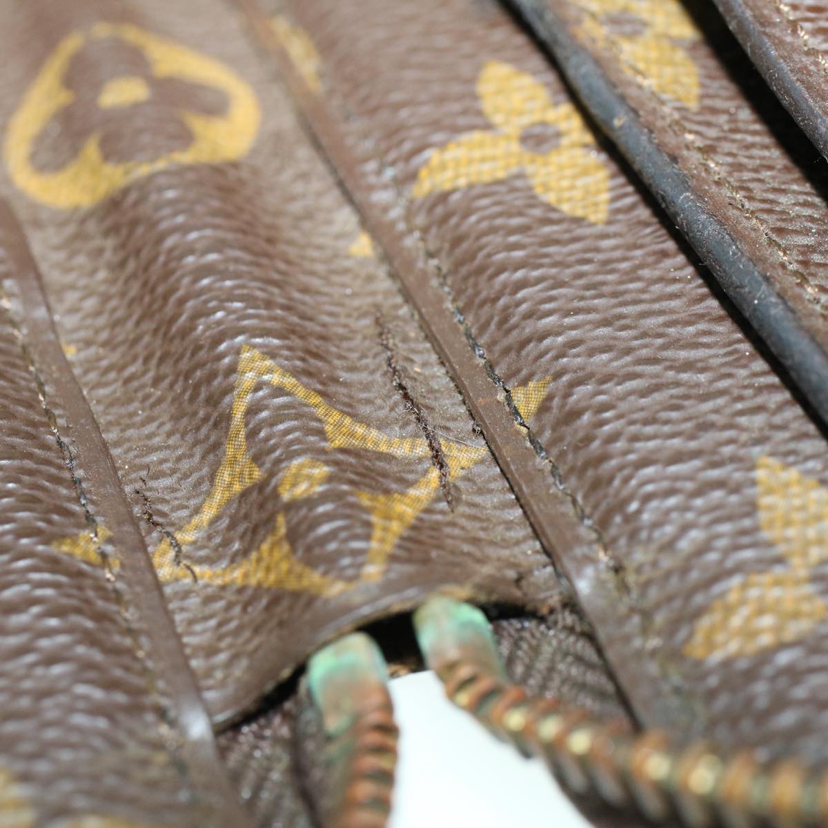 LOUIS VUITTON Monogram Poche Escapade Travel Case M60113 LV 44902