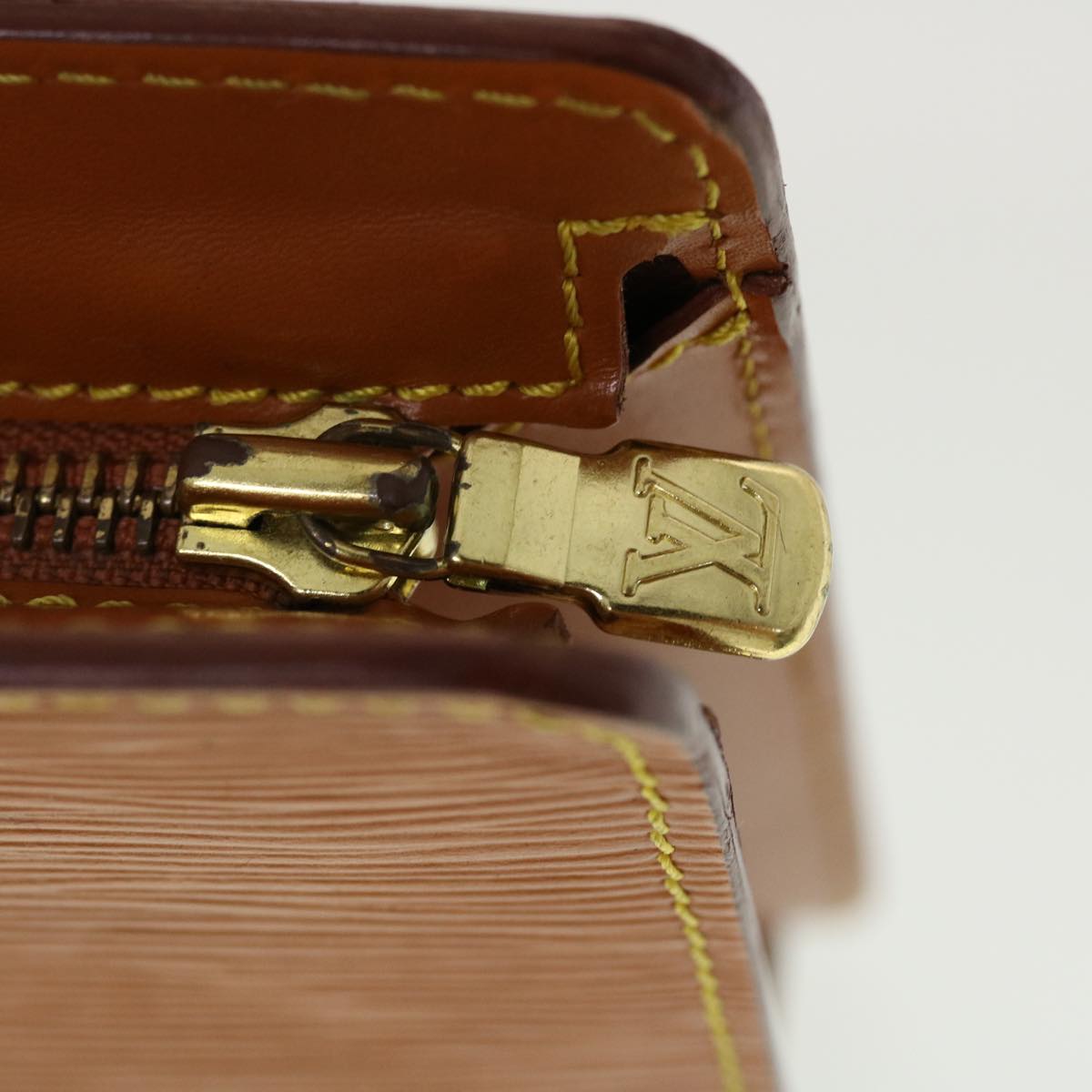 LOUIS VUITTON Epi Pochette Homme Clutch Bag Brown M52528 LV 44944