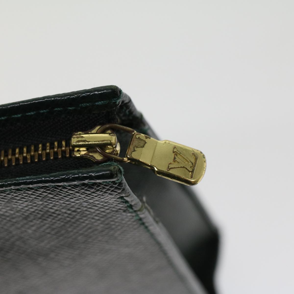 LOUIS VUITTON Taiga Poche Toilette 26 Pouch Epicea LV 44967