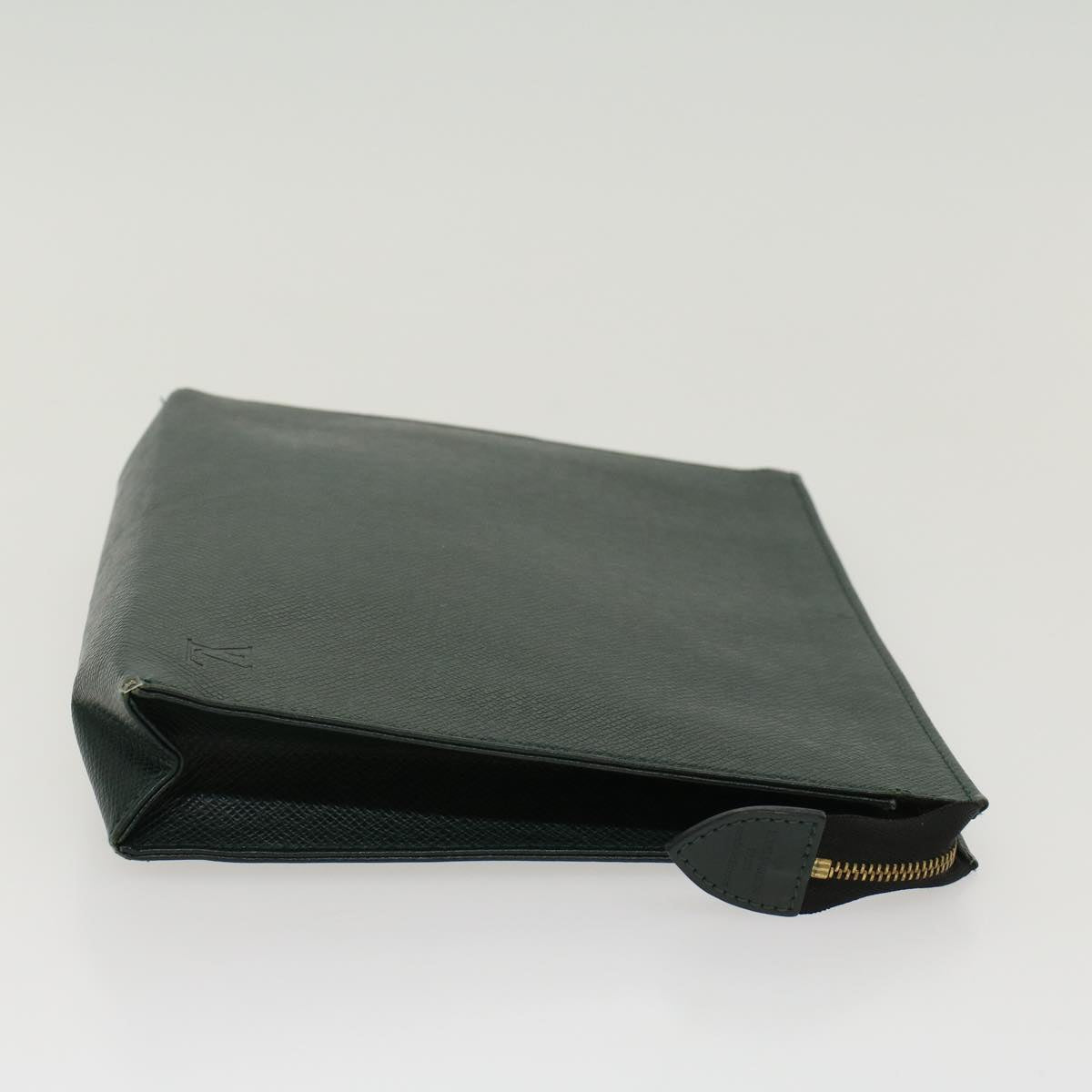 LOUIS VUITTON Taiga Poche Toilette 26 Pouch Epicea LV 44967