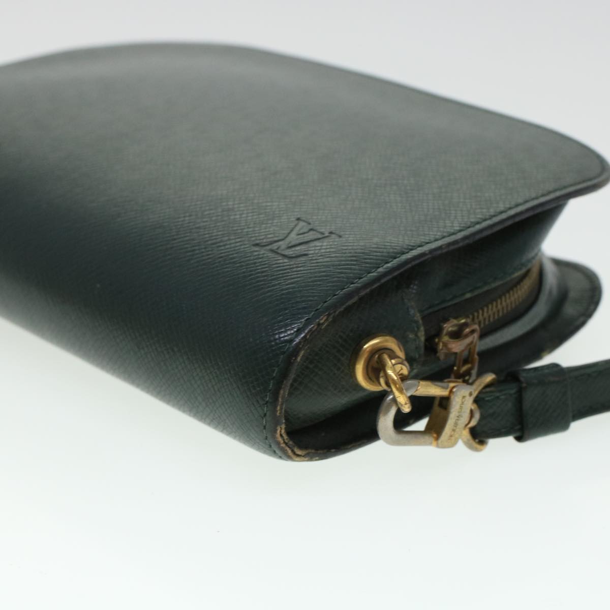 LOUIS VUITTON Taiga Baikal Clutch Bag Epicea M30184 LV 45000