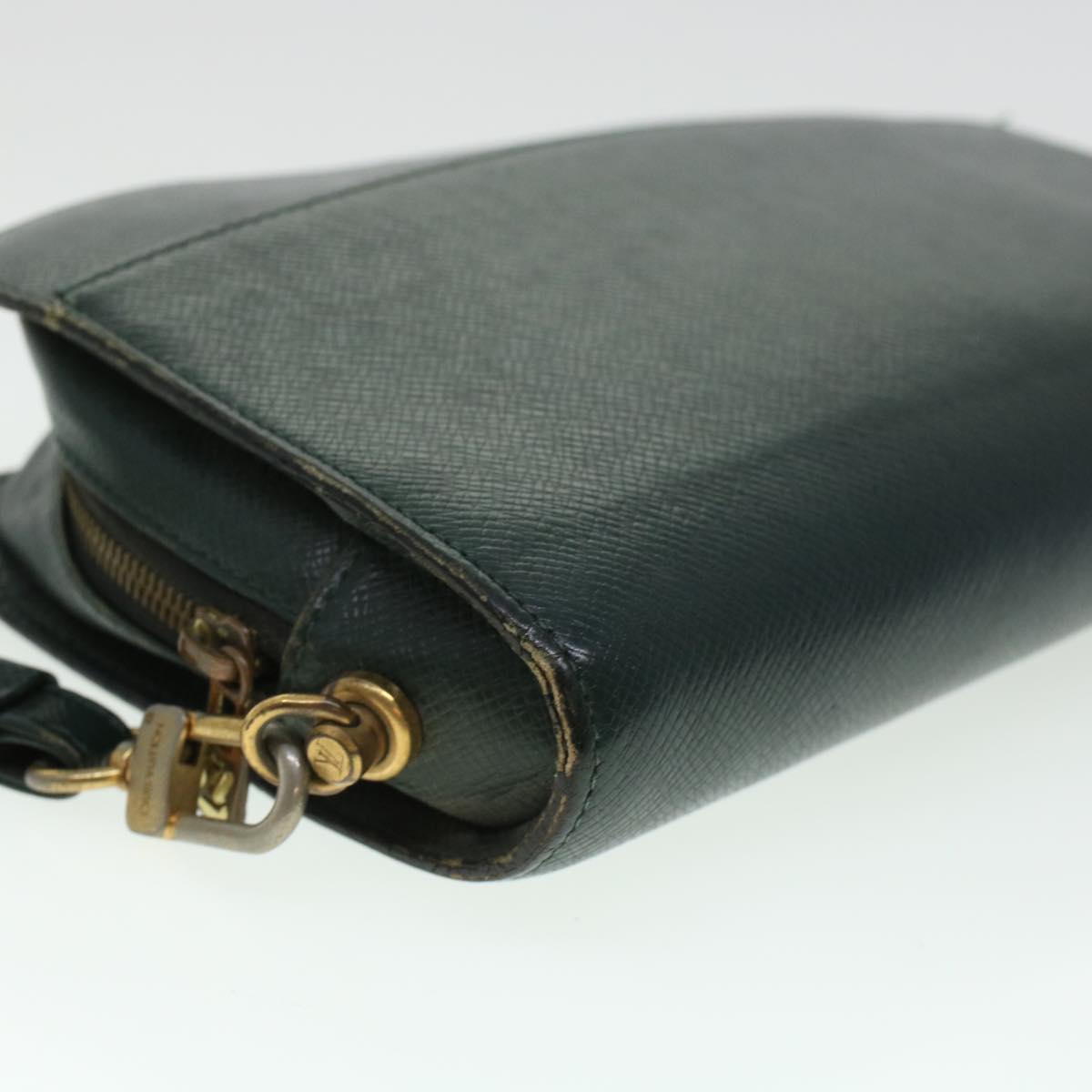LOUIS VUITTON Taiga Baikal Clutch Bag Epicea M30184 LV 45000