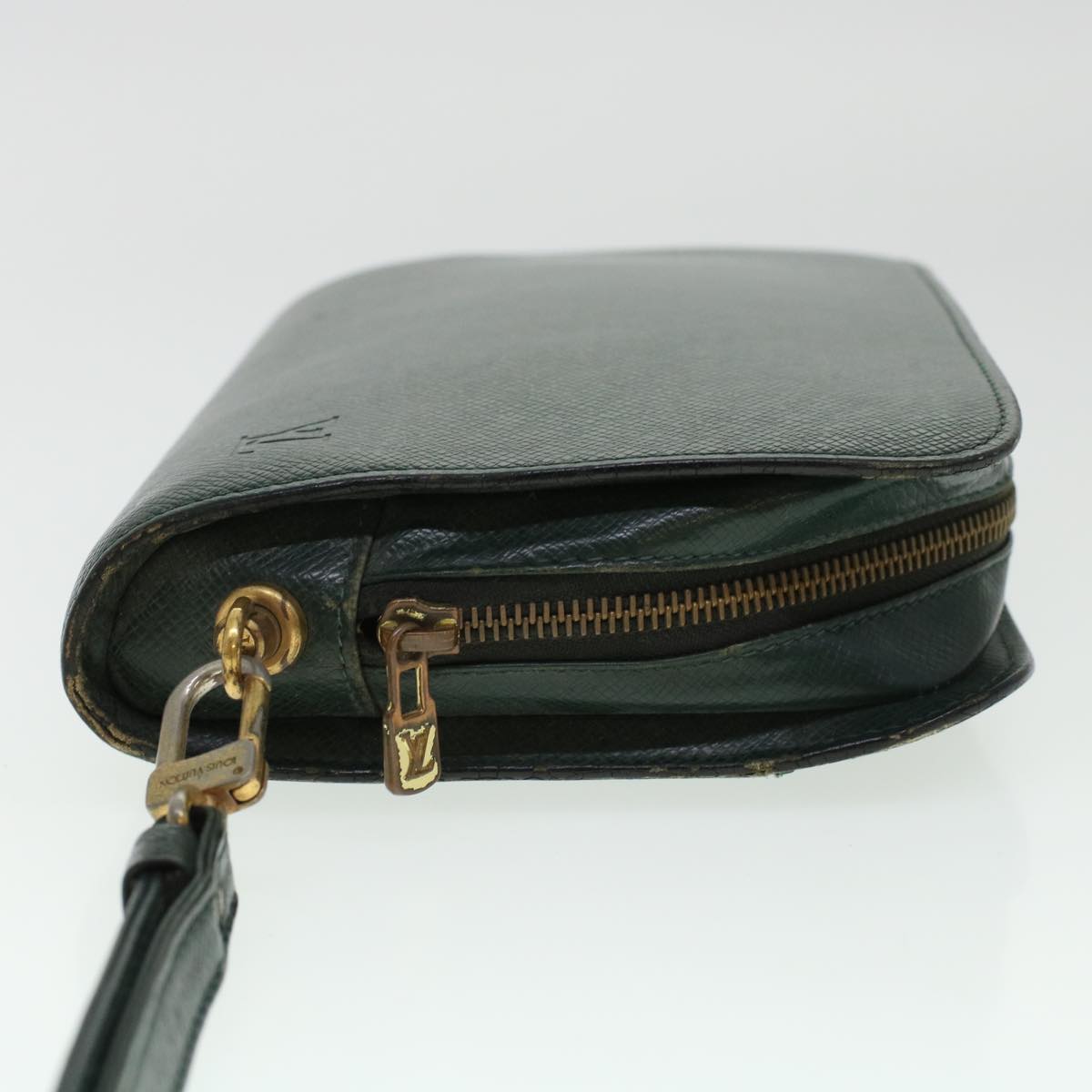 LOUIS VUITTON Taiga Baikal Clutch Bag Epicea M30184 LV 45000