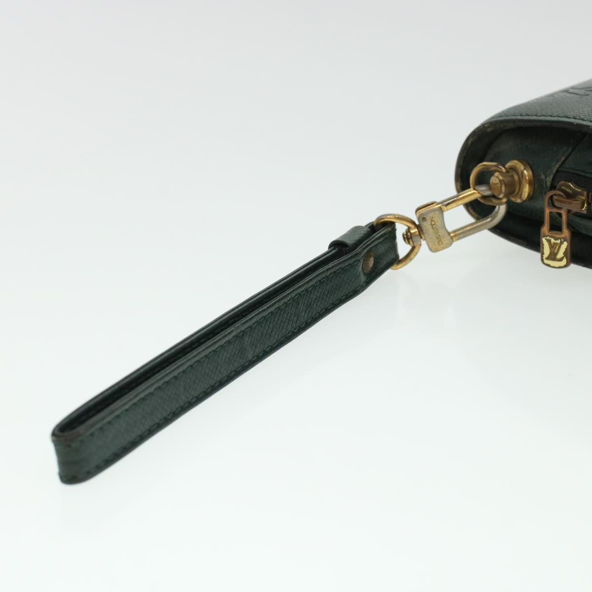 LOUIS VUITTON Taiga Baikal Clutch Bag Epicea M30184 LV 45000