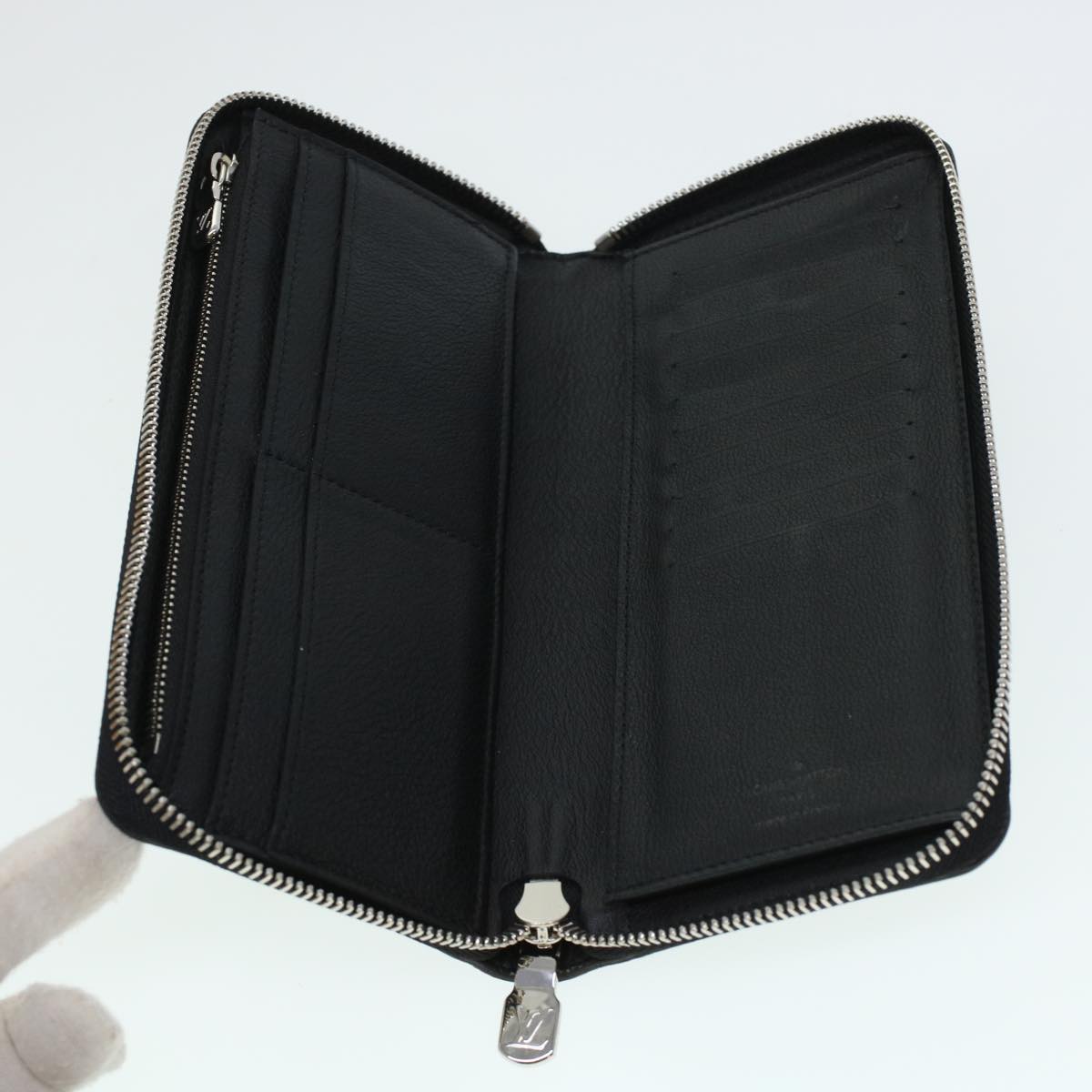 LOUIS VUITTON Zippy Wallet Vertical Taurillon Leather Black M58804 45066A