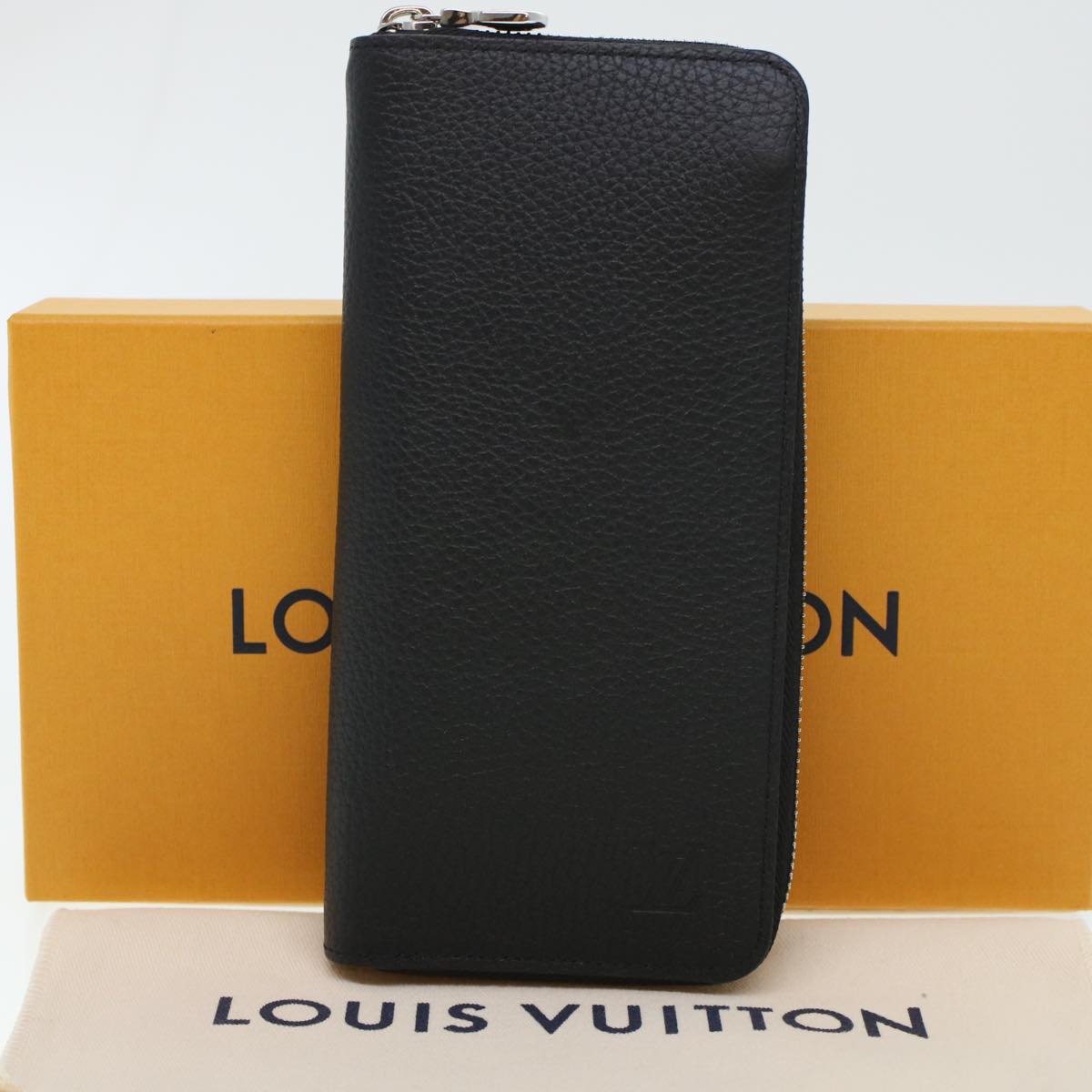 LOUIS VUITTON Zippy Wallet Vertical Taurillon Leather Black M58804 45066A