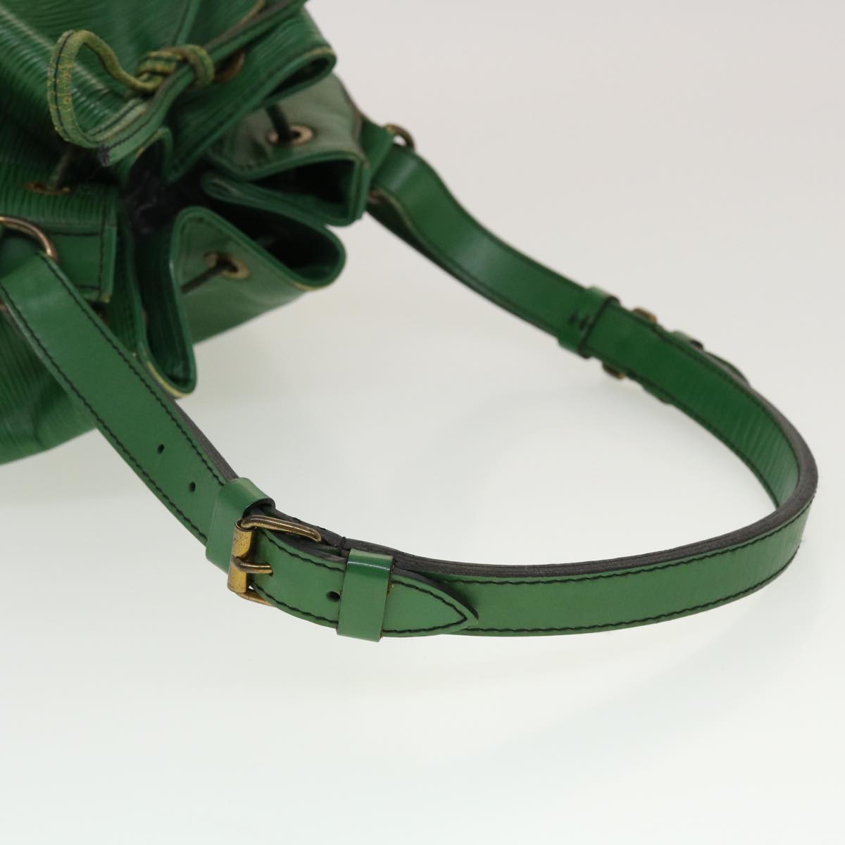 LOUIS VUITTON Epi Noe Shoulder Bag Green M44004 LV 45111