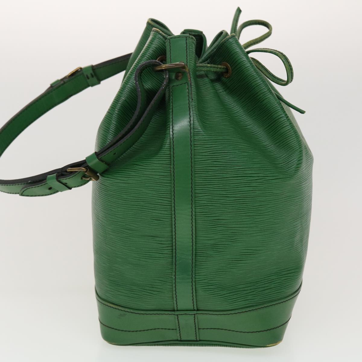 LOUIS VUITTON Epi Noe Shoulder Bag Green M44004 LV 45111