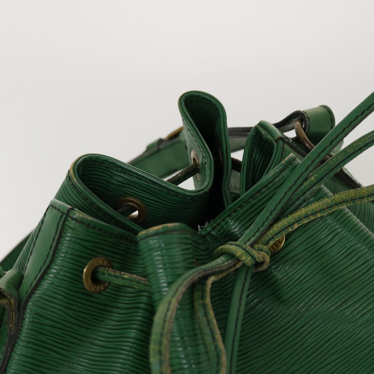 LOUIS VUITTON Epi Noe Shoulder Bag Green M44004 LV 45111