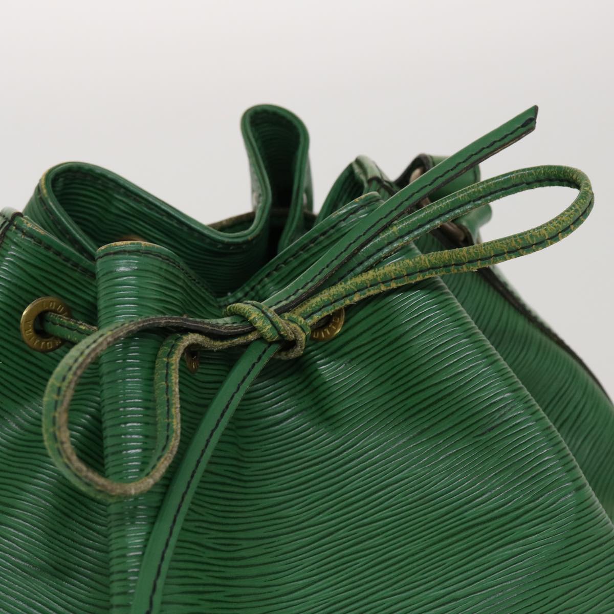 LOUIS VUITTON Epi Noe Shoulder Bag Green M44004 LV 45111