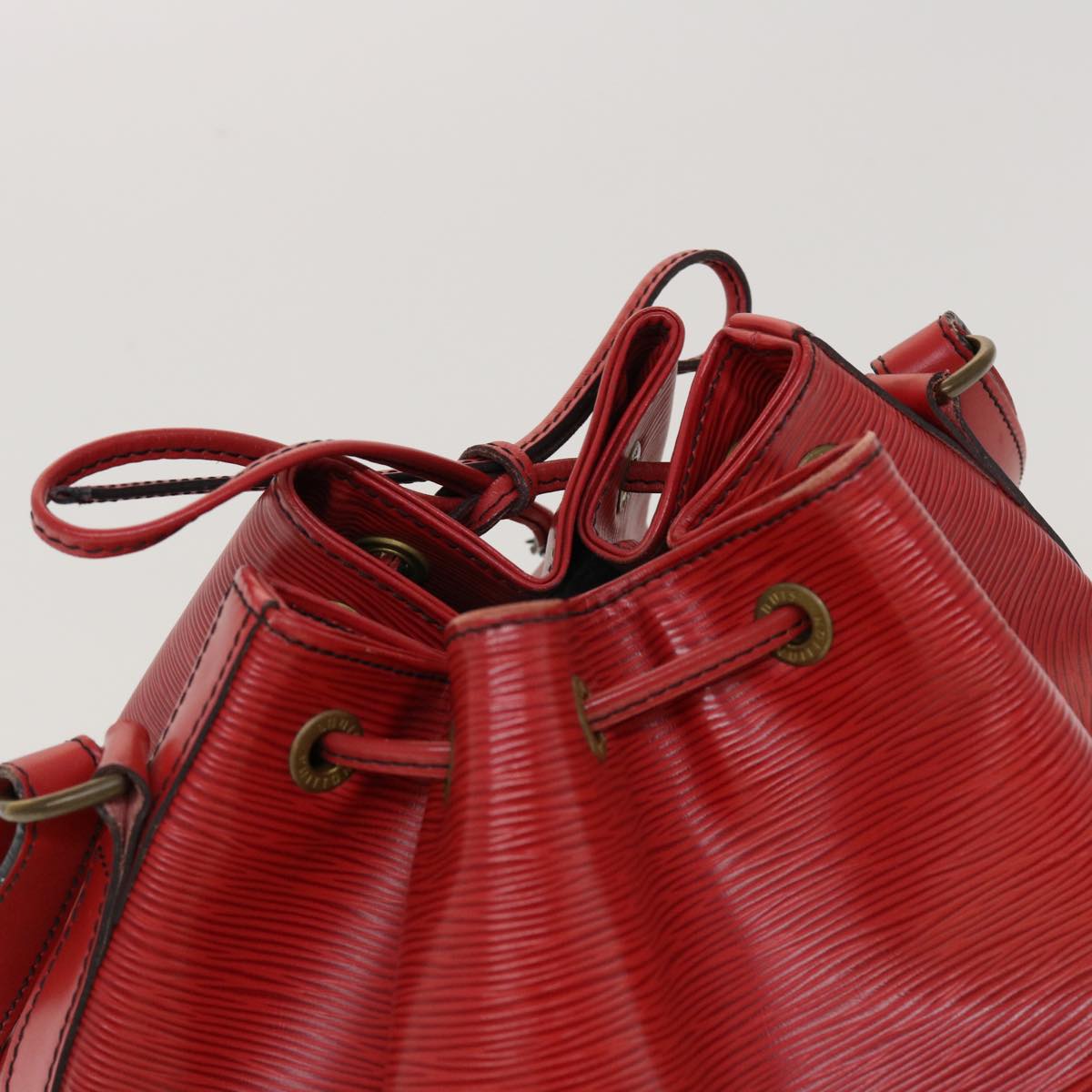 LOUIS VUITTON Epi Petit Noe Shoulder Bag Red M44107 LV 45112