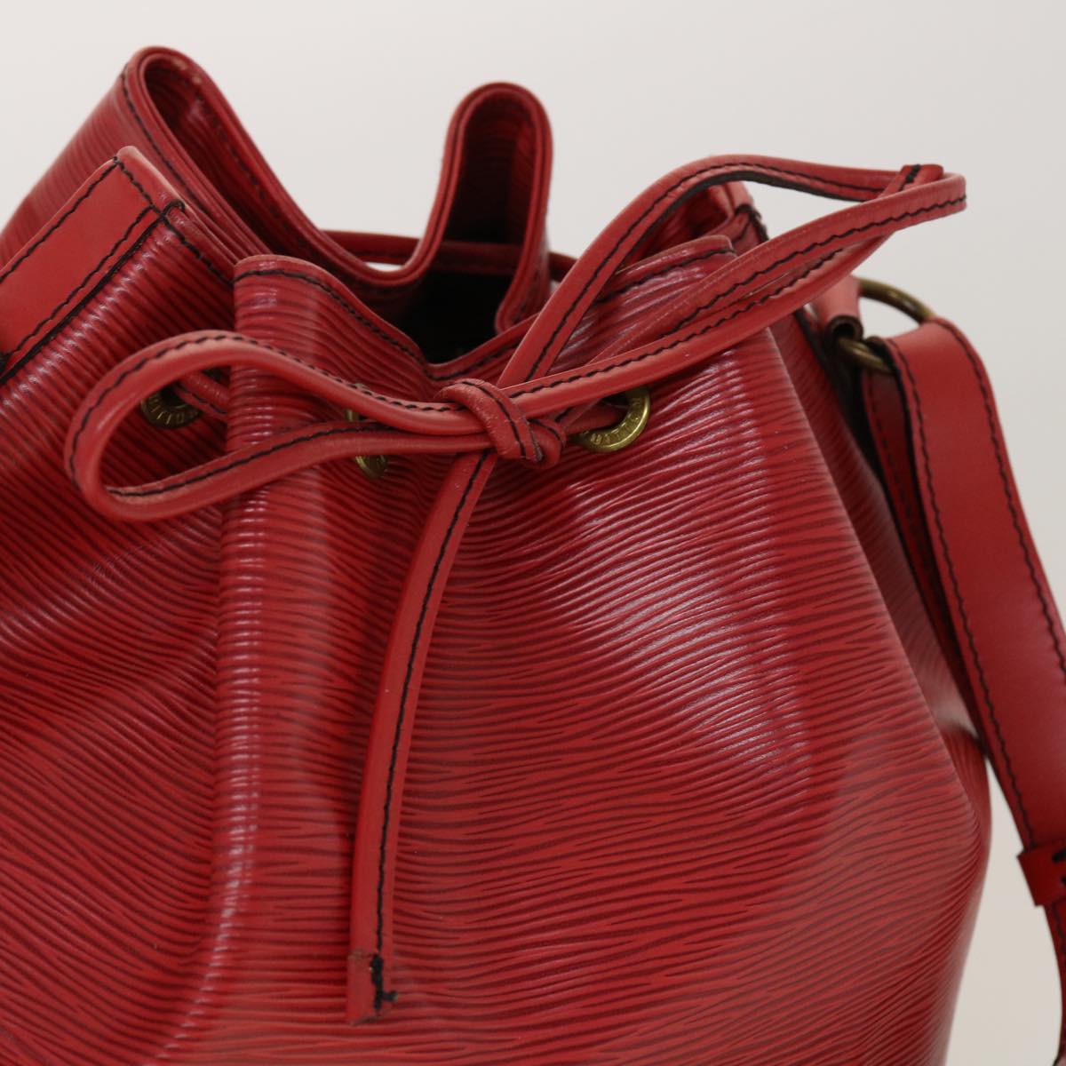 LOUIS VUITTON Epi Petit Noe Shoulder Bag Red M44107 LV 45112