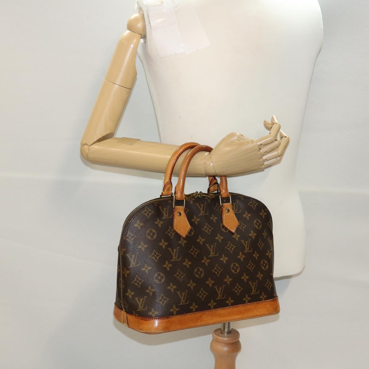 LOUIS VUITTON Monogram Alma Hand Bag M51130 LV 45116